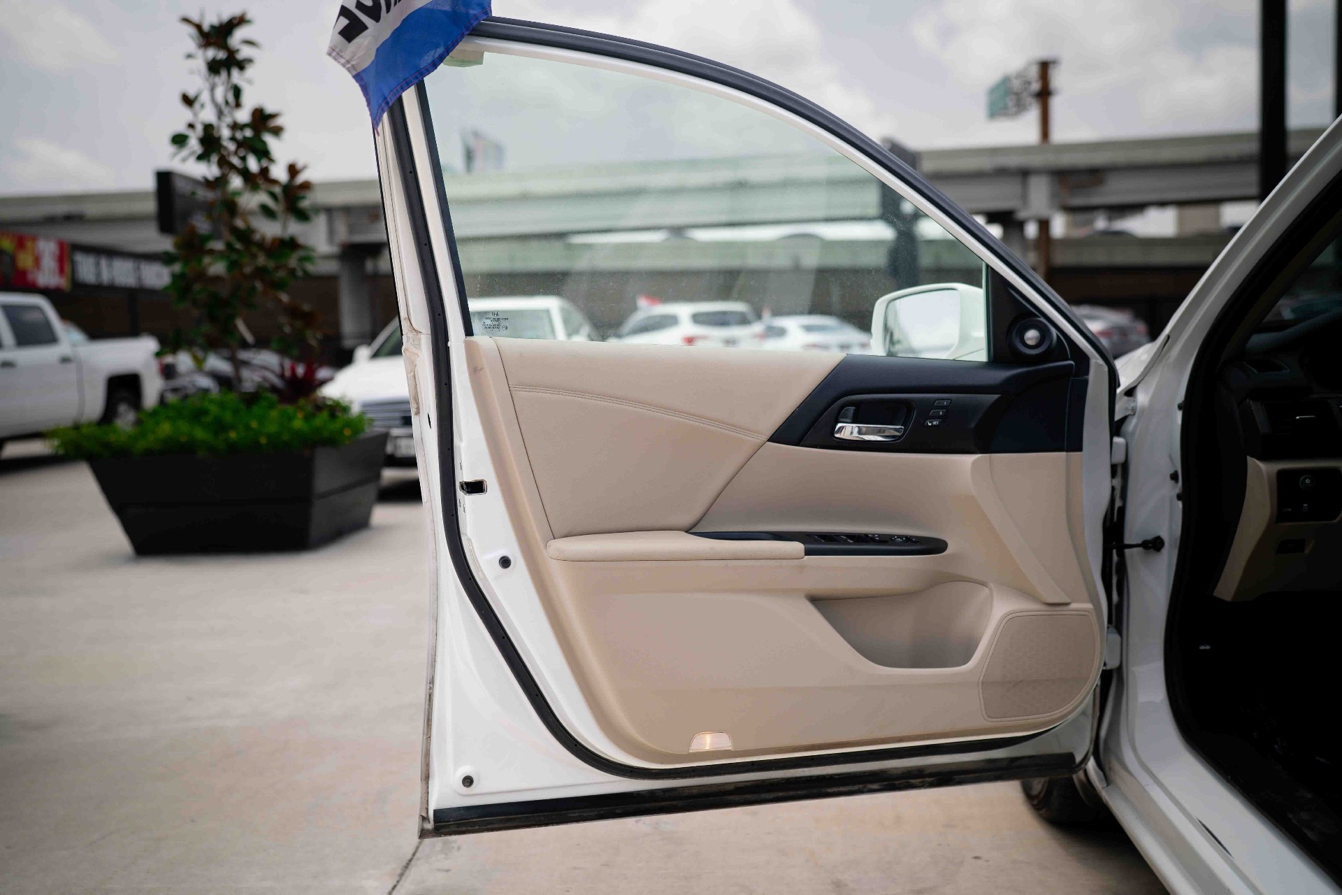2015 Honda Accord - Image 10