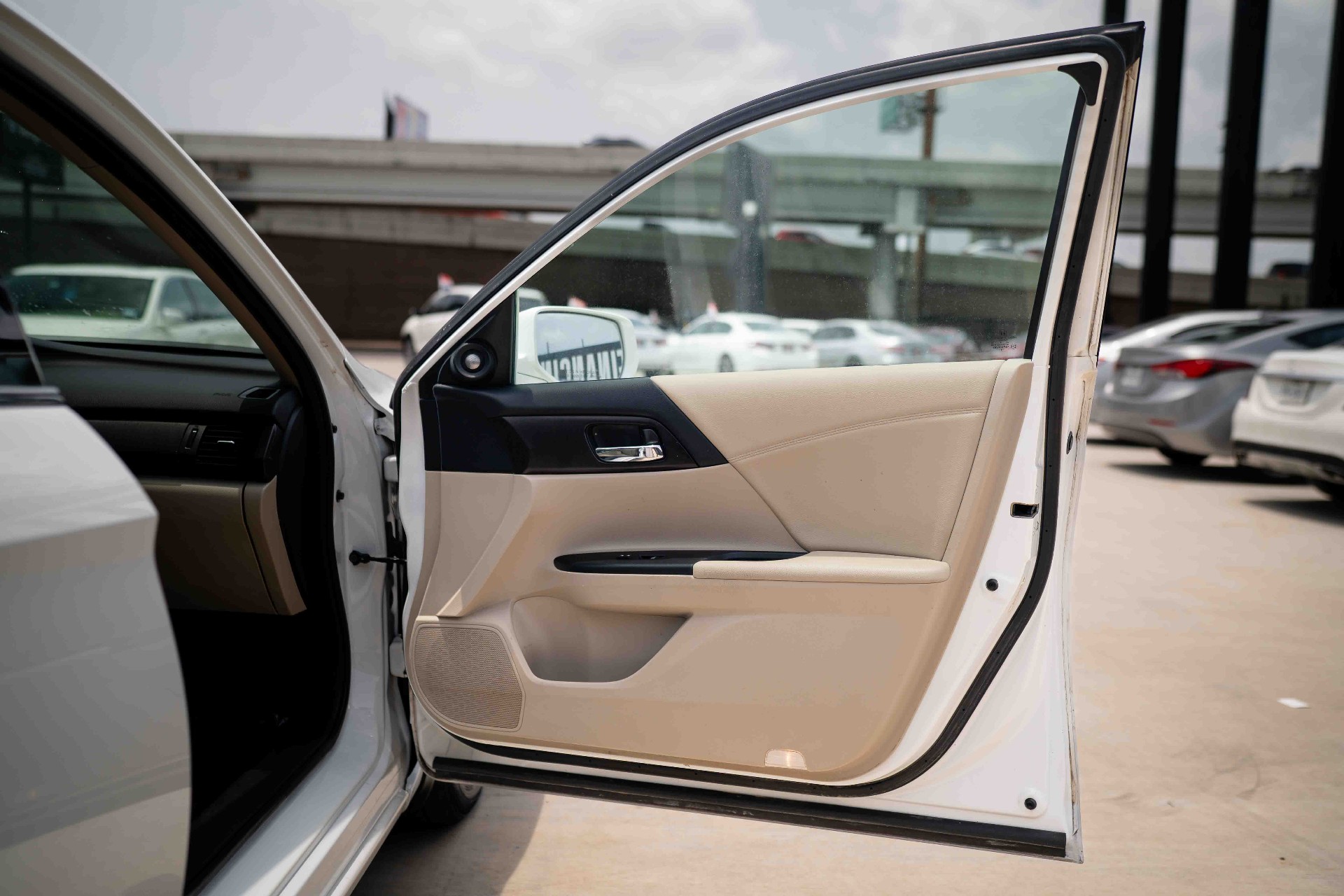 2015 Honda Accord - Image 13