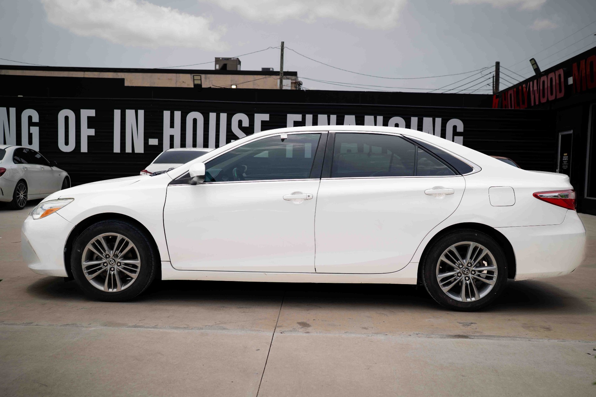 2015 Toyota Camry - Image 4