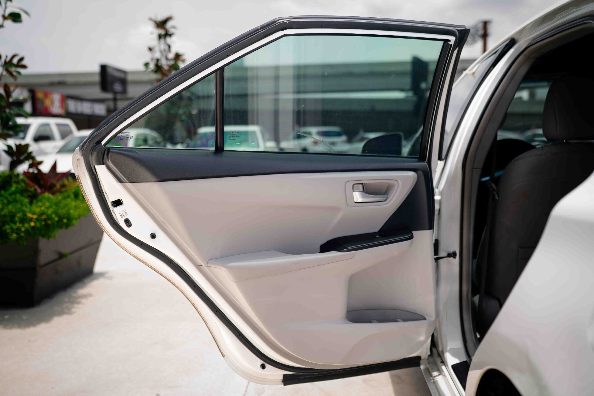 2015 Toyota Camry - Image 10
