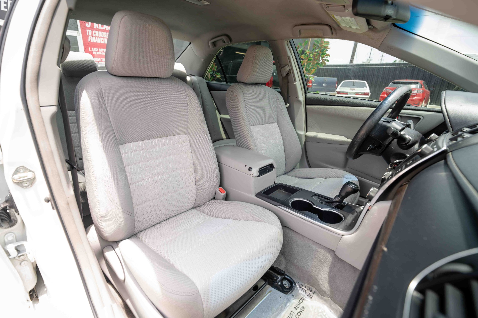 2015 Toyota Camry - Image 13