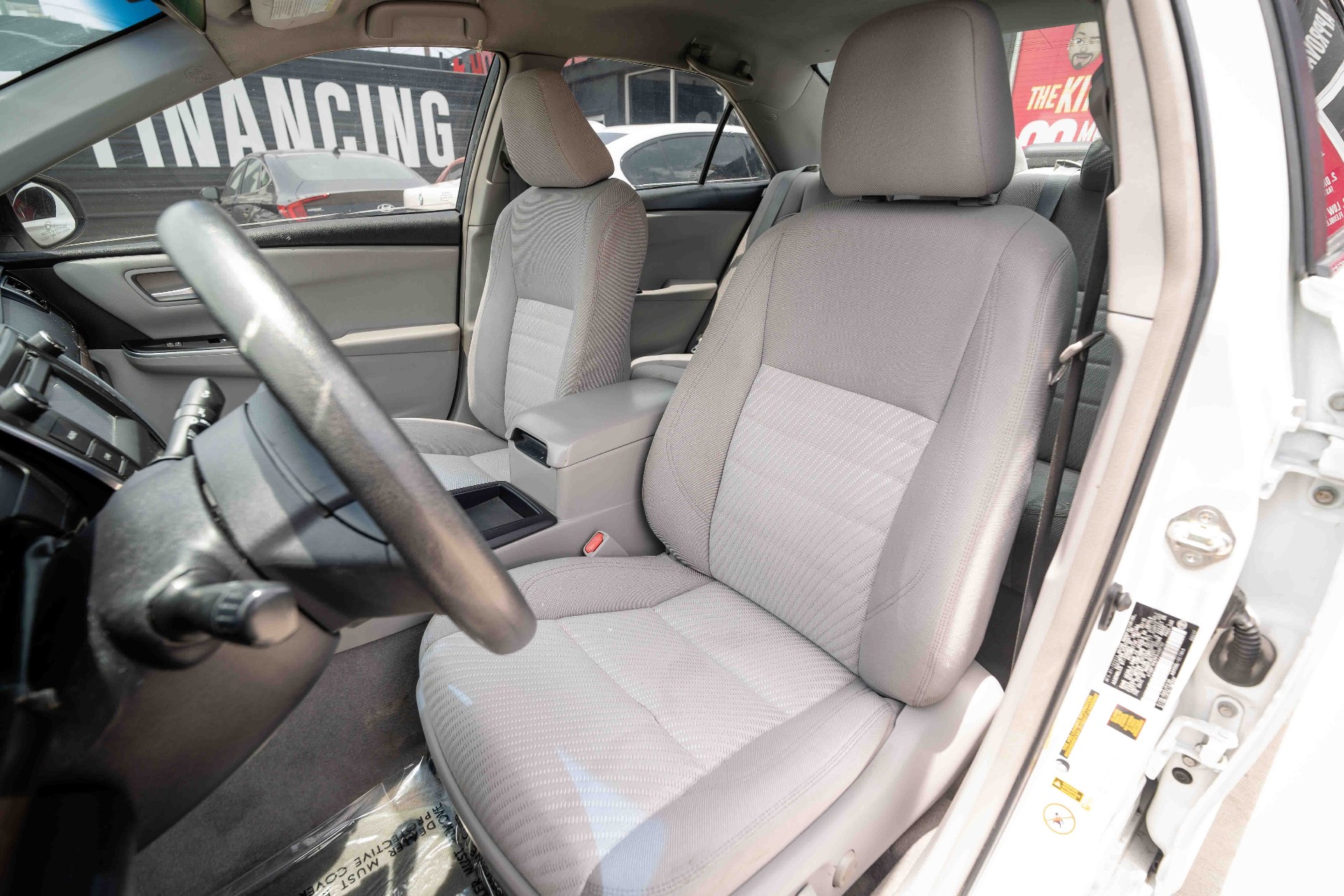 2015 Toyota Camry - Image 15