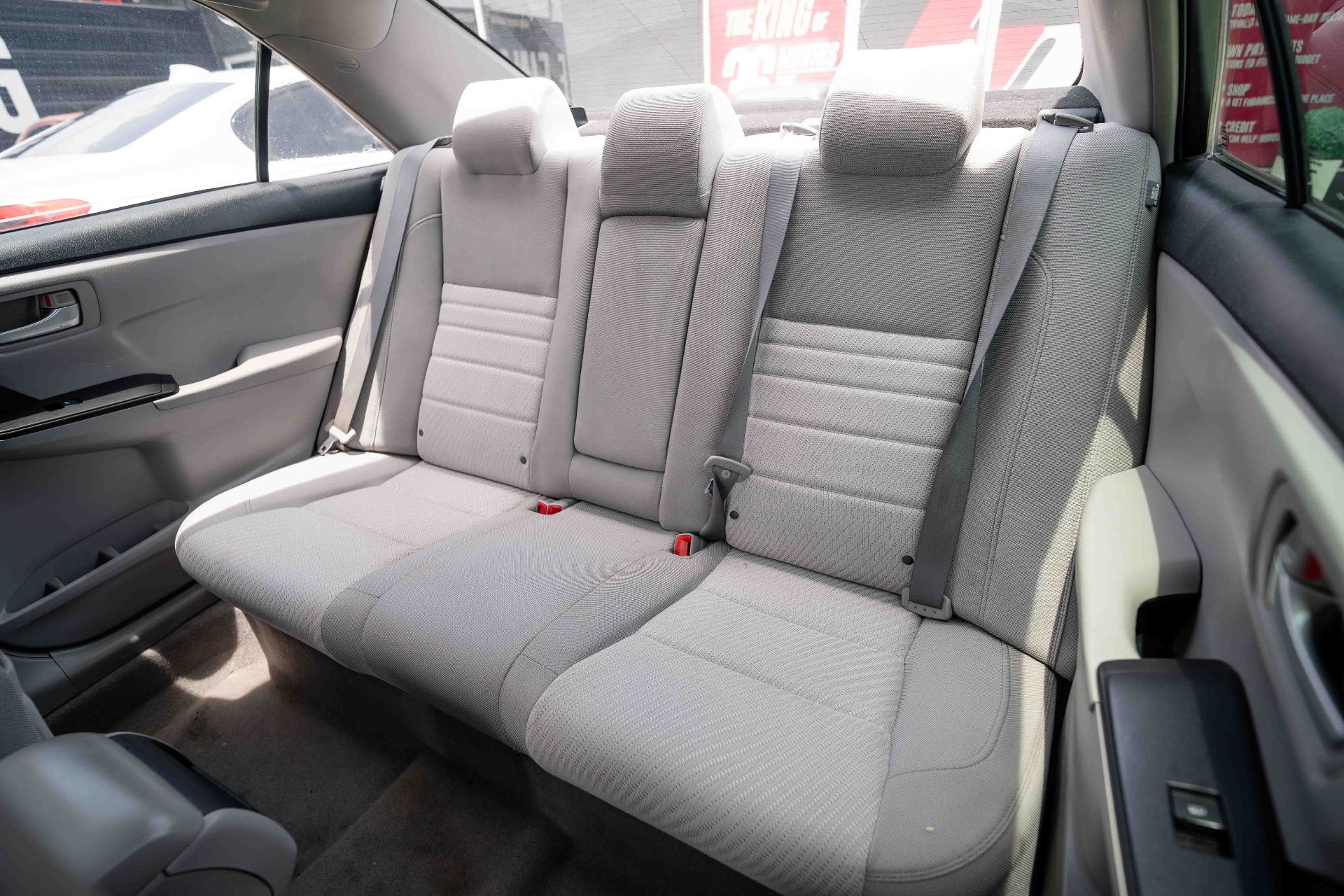 2015 Toyota Camry - Image 16