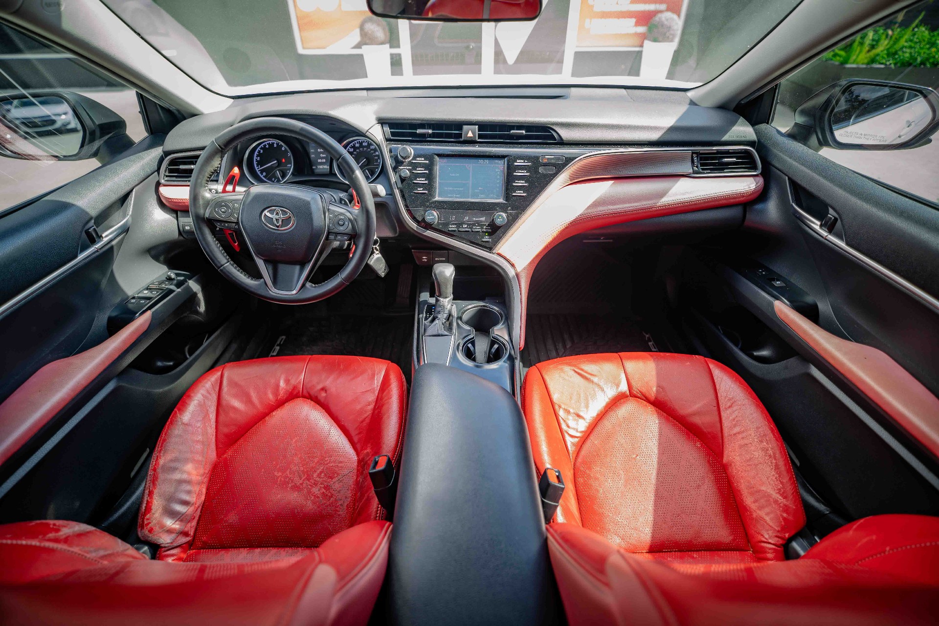 2019 Toyota Camry - Image 10
