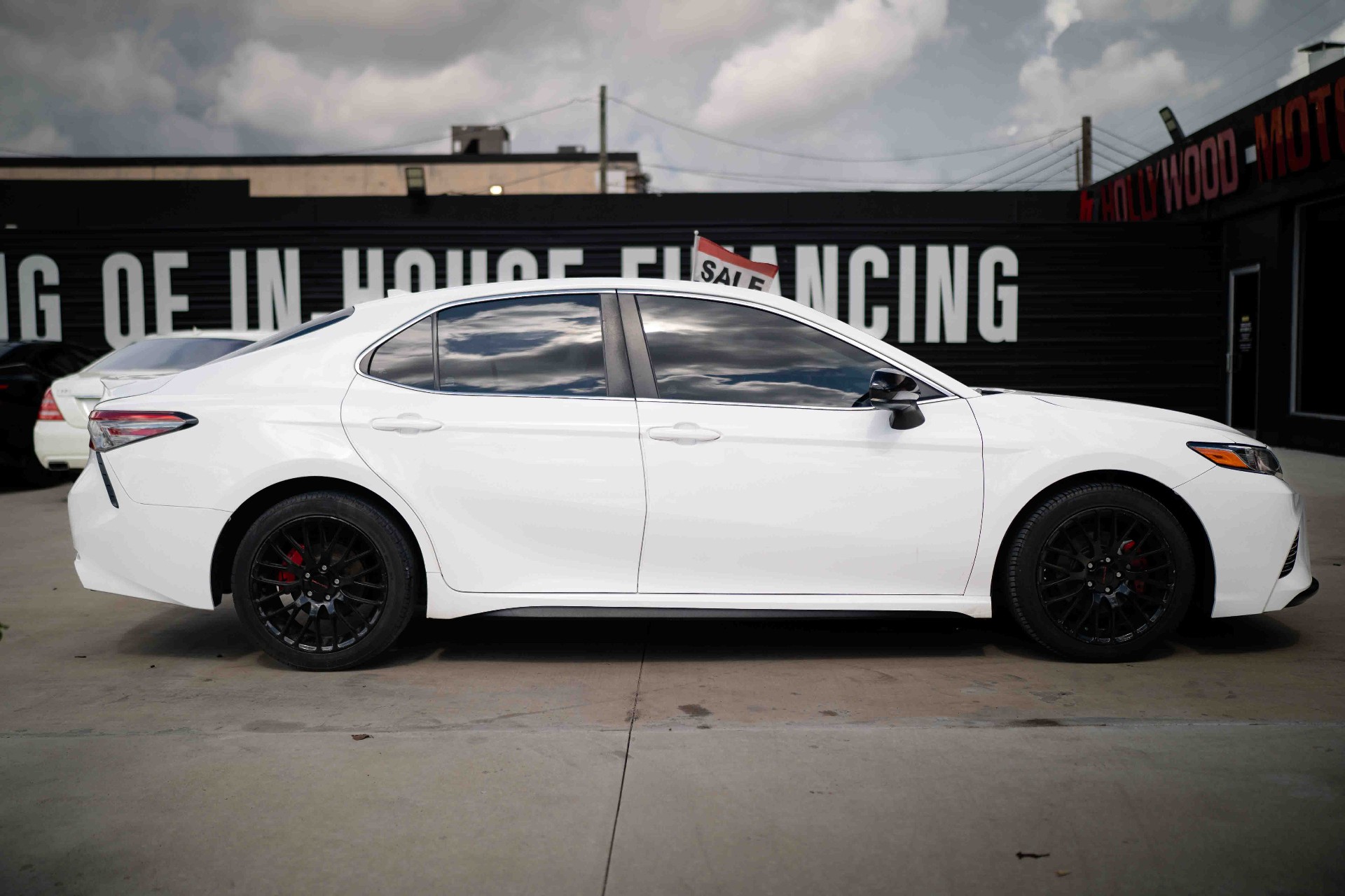 2019 Toyota Camry - Image 5