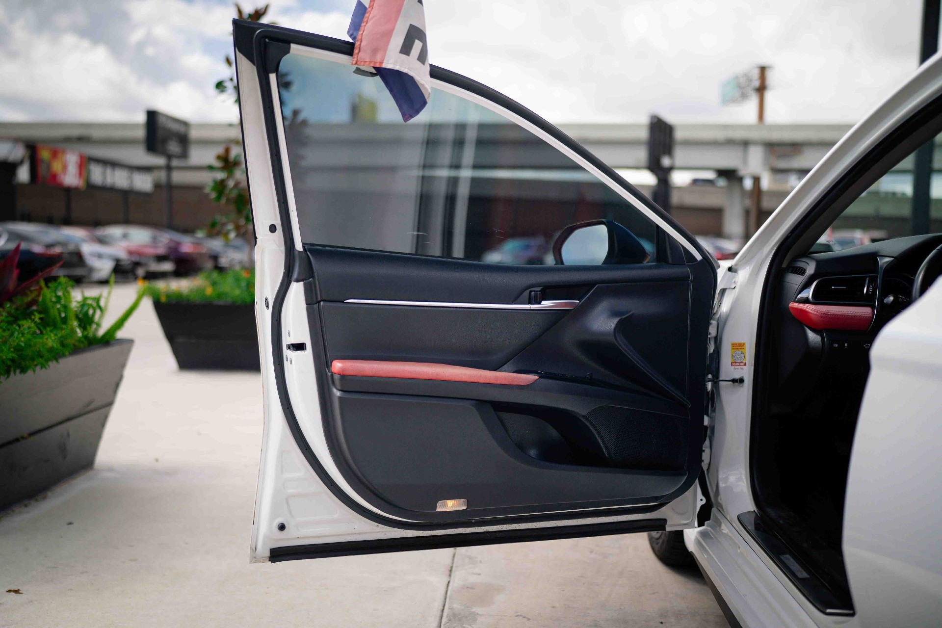 2019 Toyota Camry - Image 9
