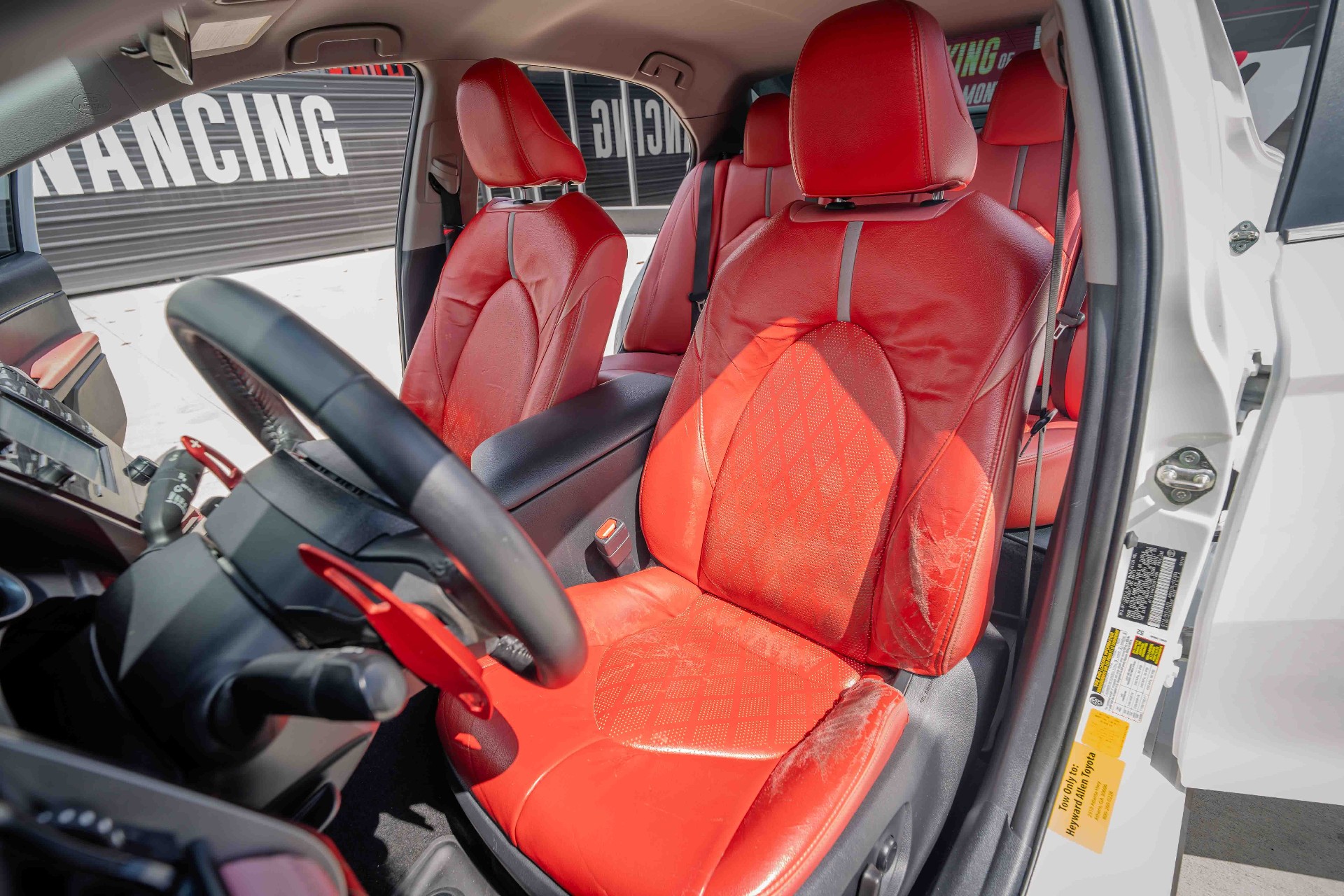 2019 Toyota Camry - Image 16