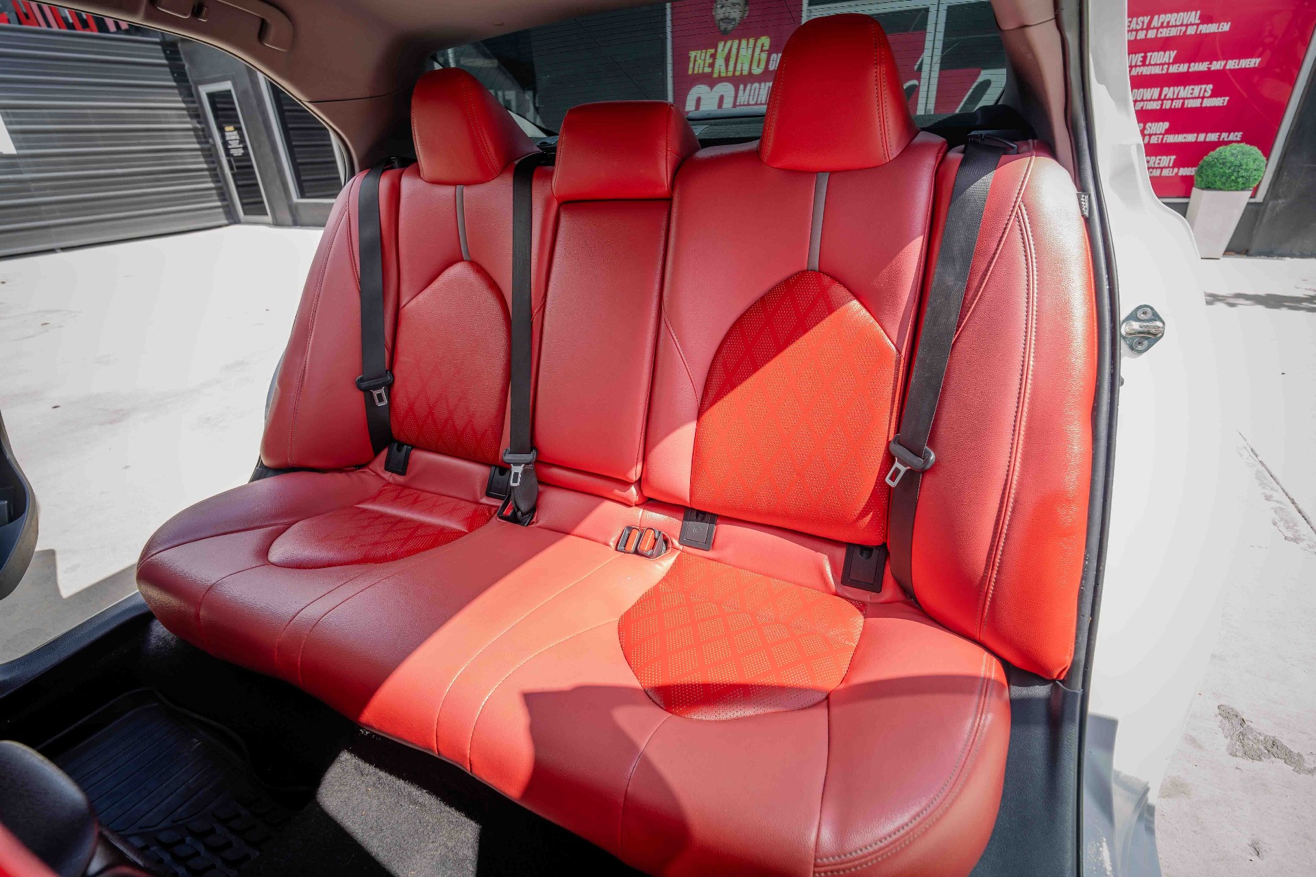 2019 Toyota Camry - Image 17