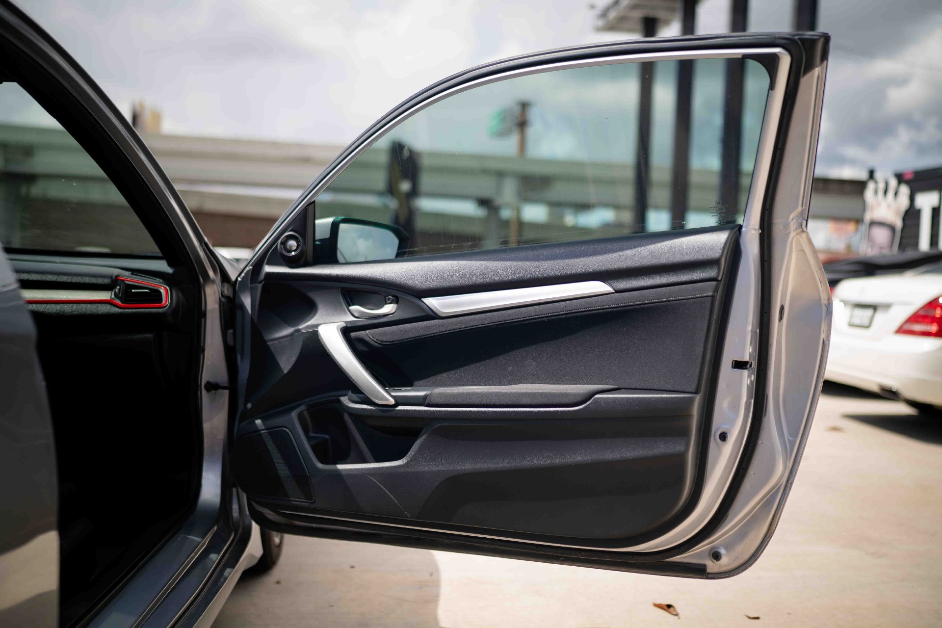2019 Honda Civic Coupe - Image 11