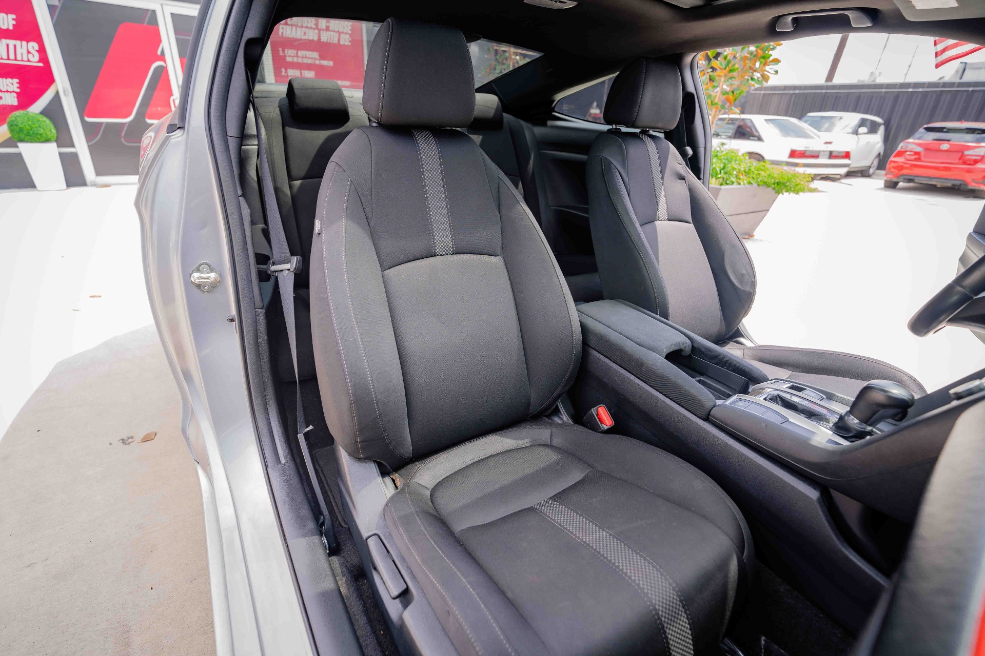 2019 Honda Civic Coupe - Image 12