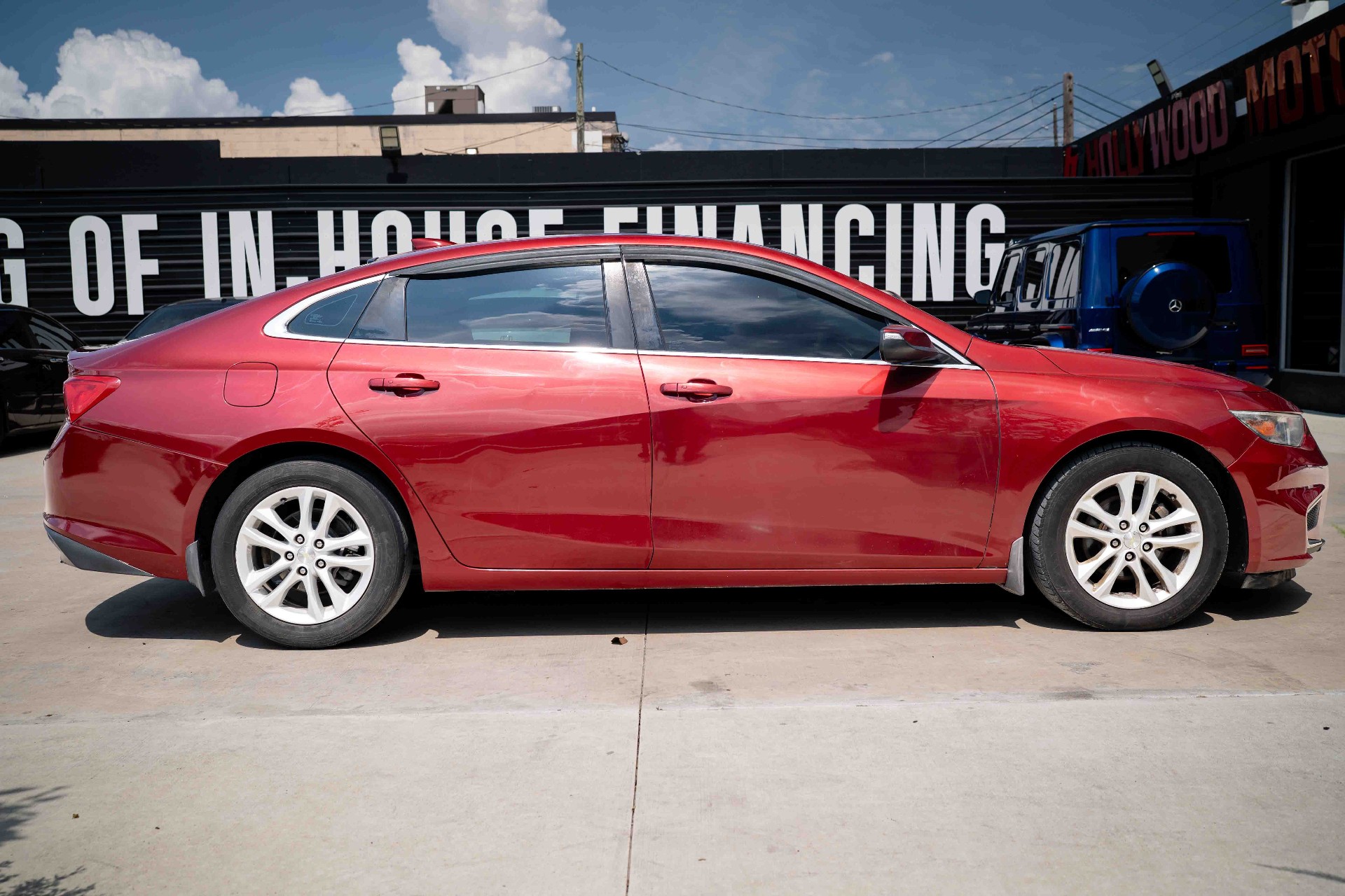 2017 Chevrolet Malibu - Image 4
