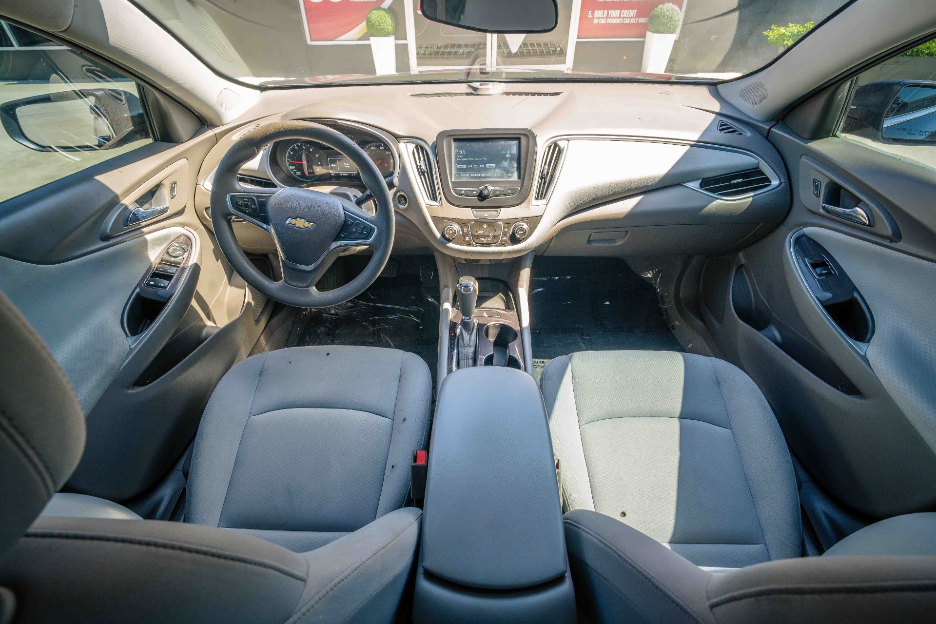 2018 Chevrolet Malibu - Image 10