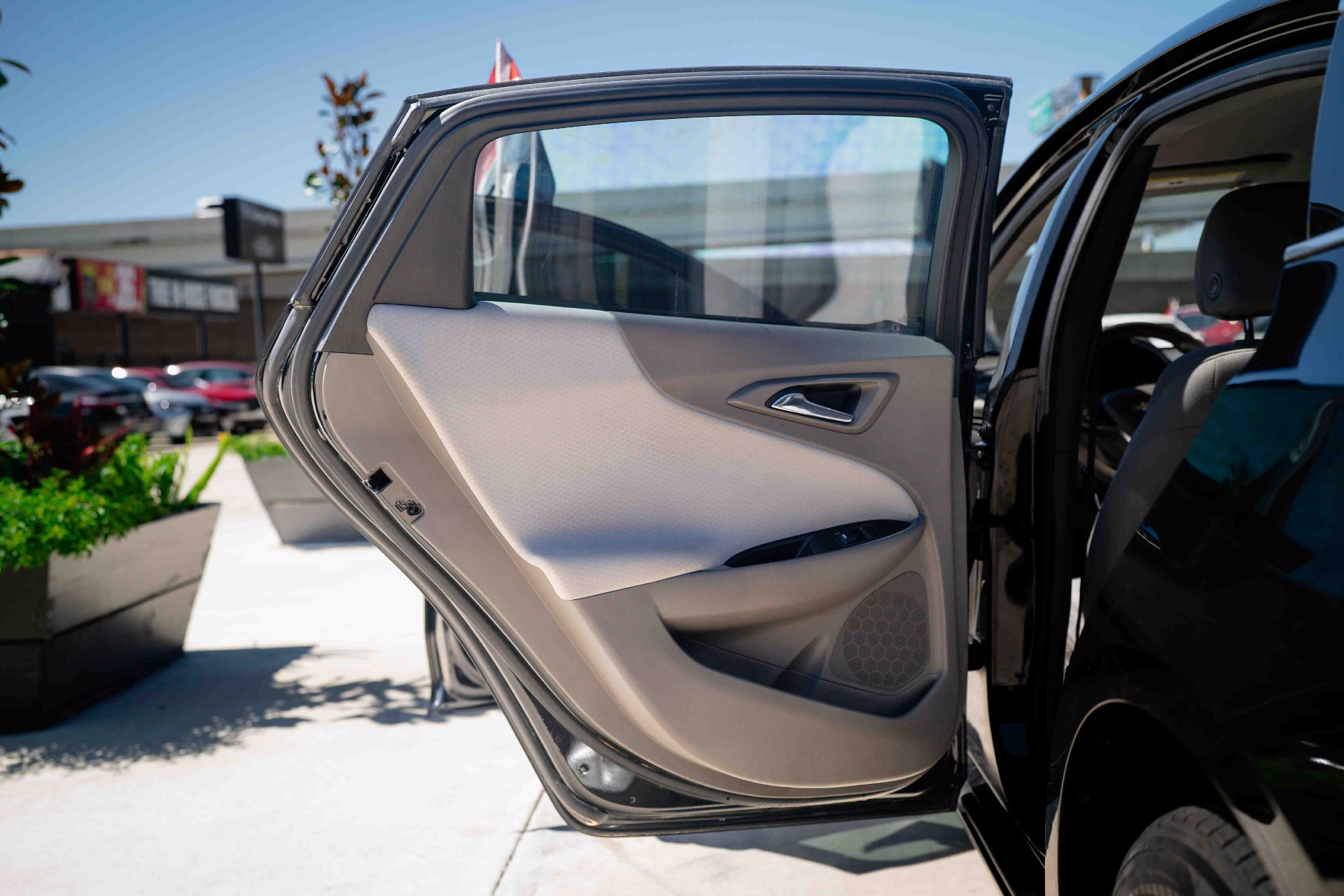 2018 Chevrolet Malibu - Image 11