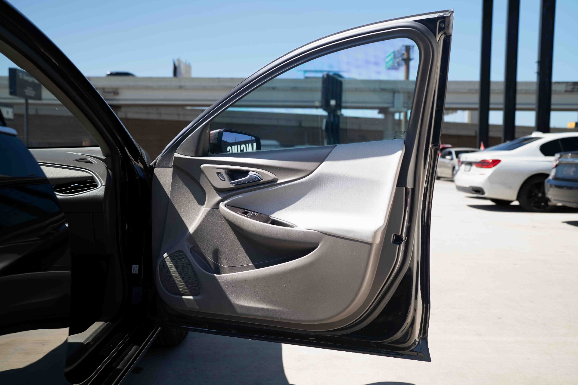 2018 Chevrolet Malibu - Image 12