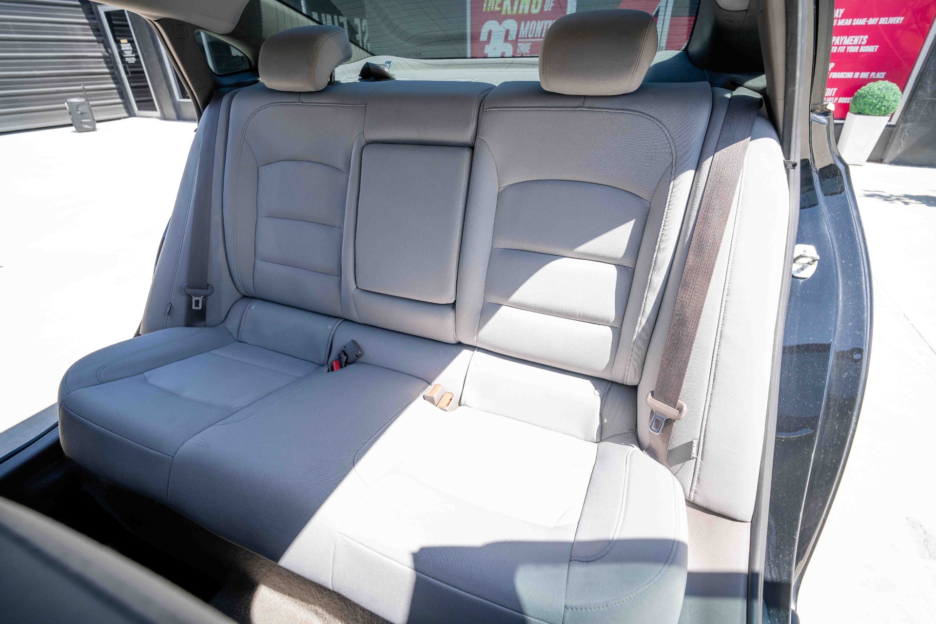 2018 Chevrolet Malibu - Image 15