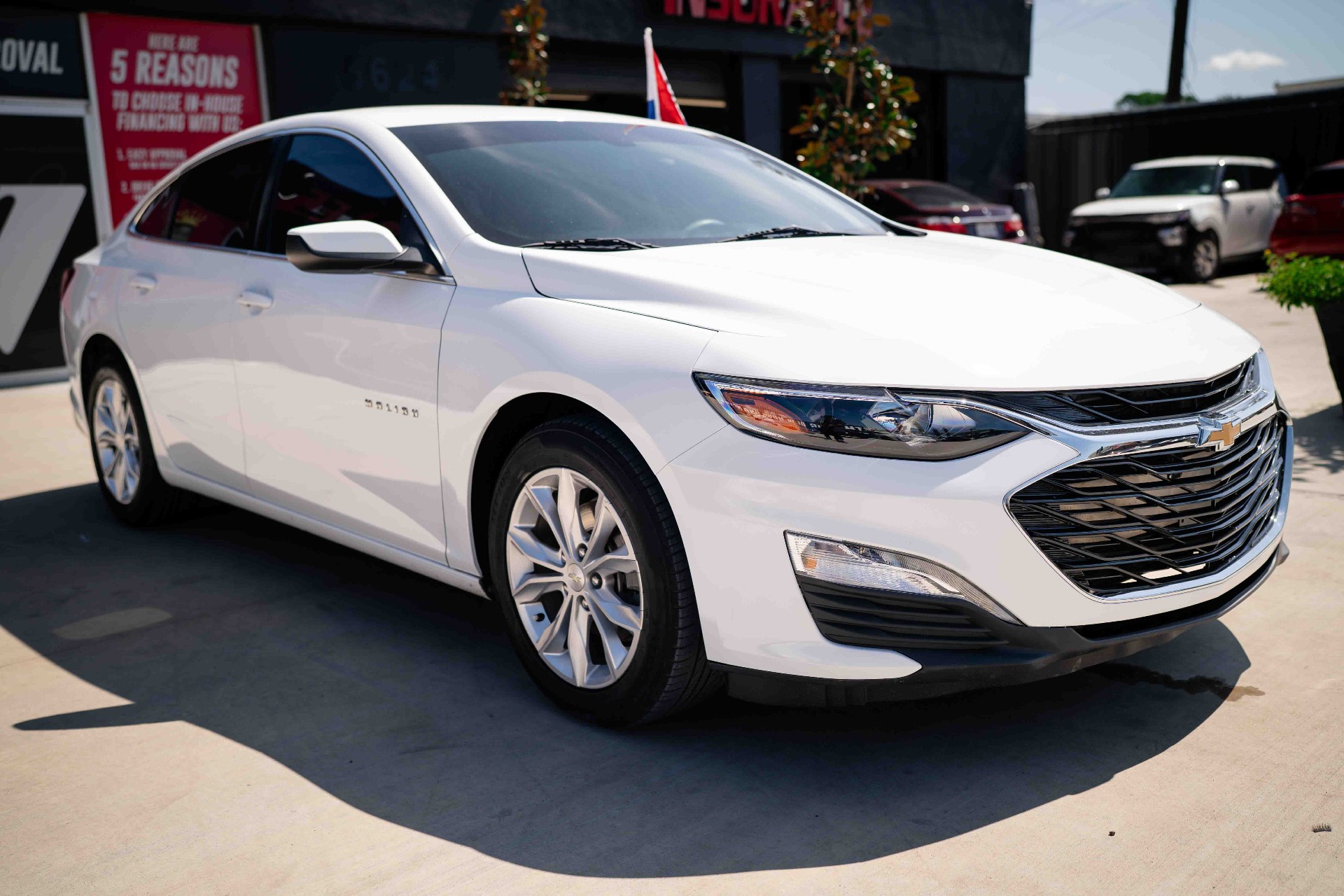 2018 Chevrolet Malibu LT - Image 2