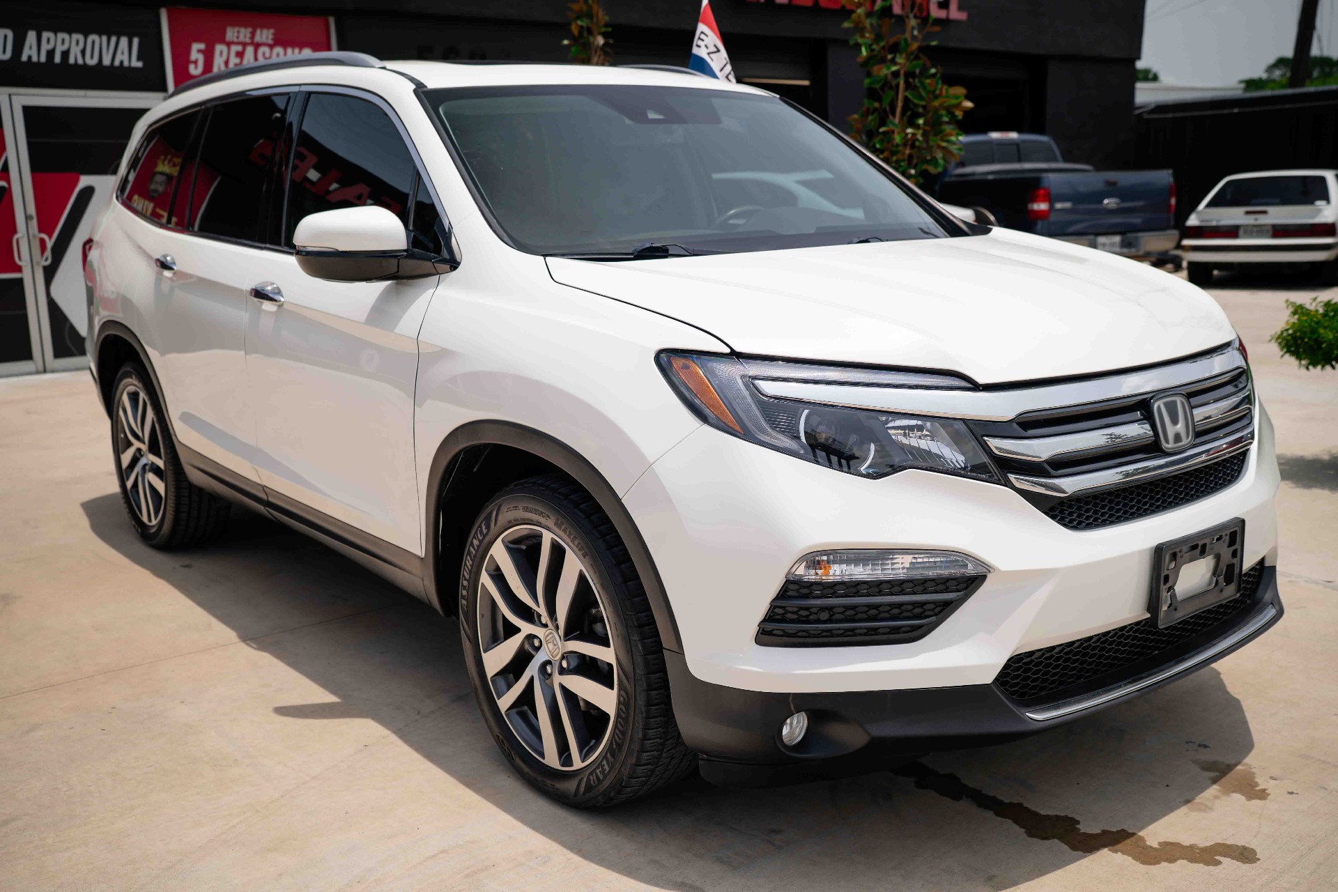 2017 Honda Pilot - Image 2