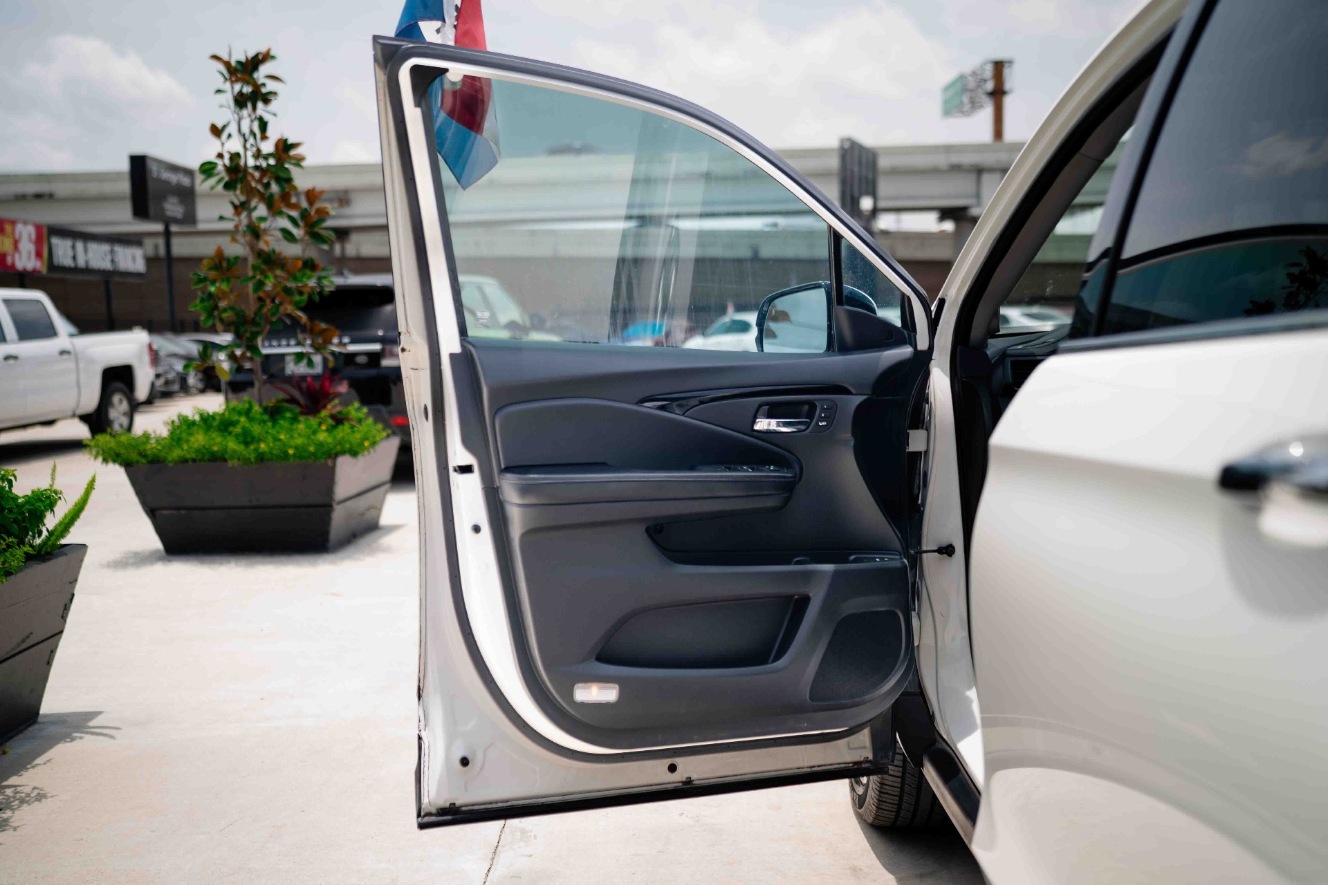 2017 Honda Pilot - Image 9