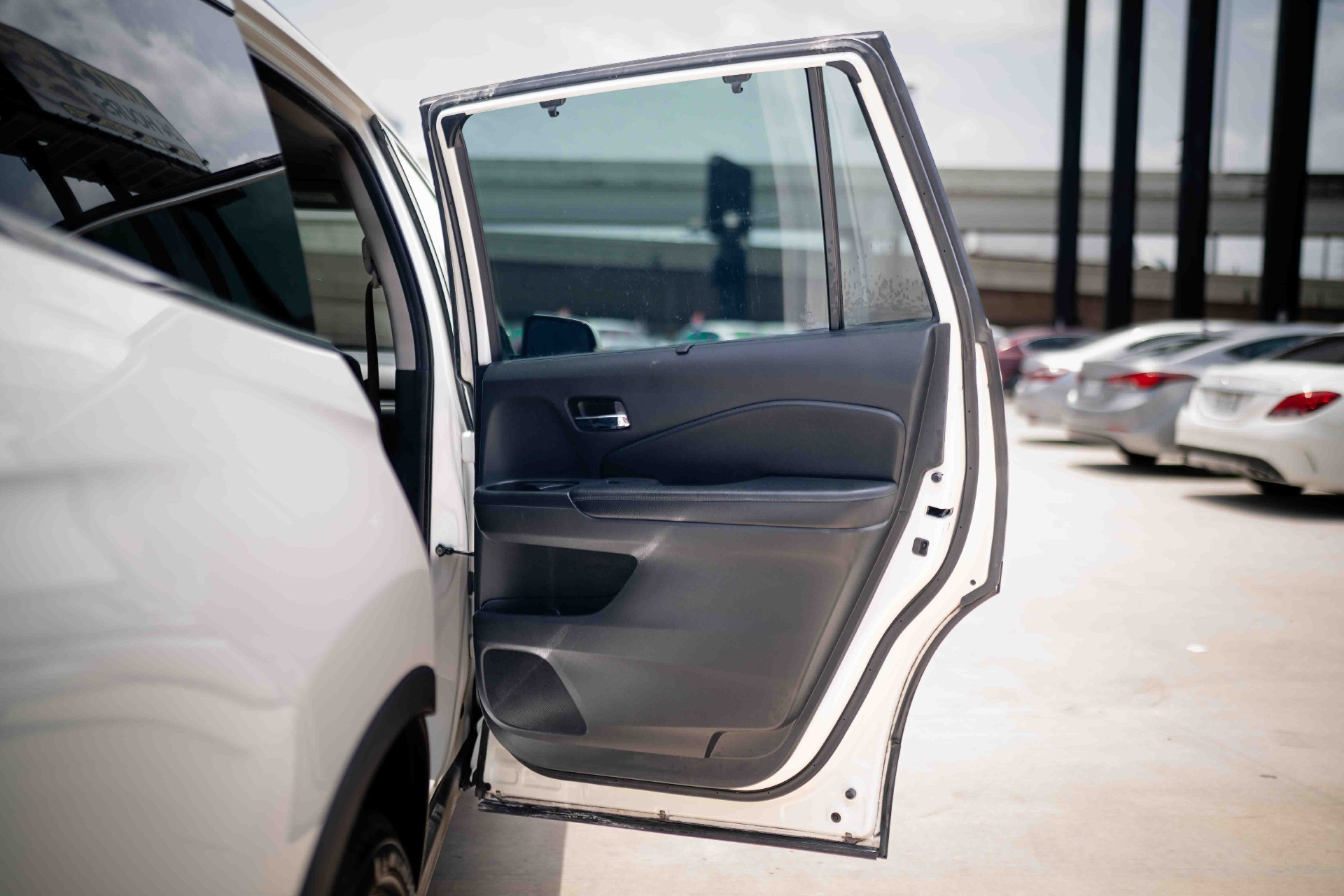 2017 Honda Pilot - Image 11