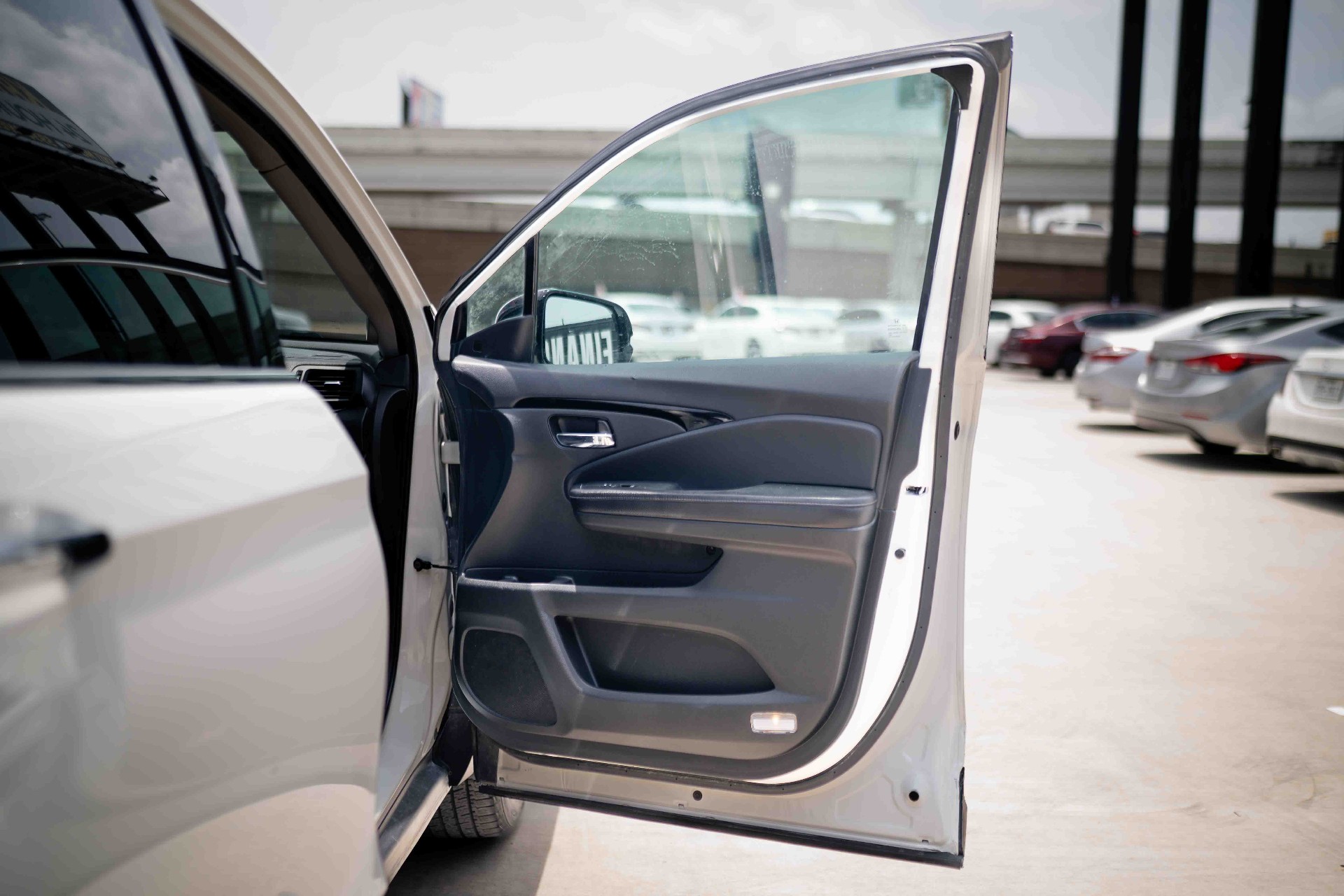 2017 Honda Pilot - Image 12