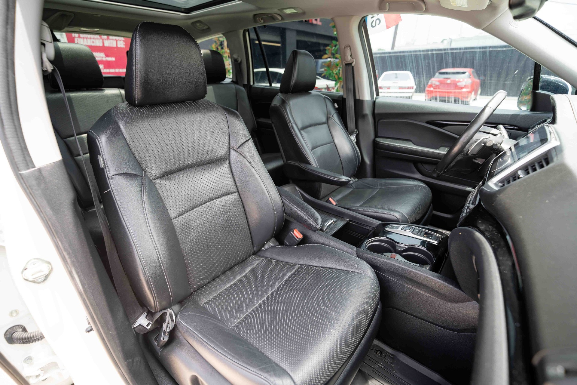 2017 Honda Pilot - Image 13