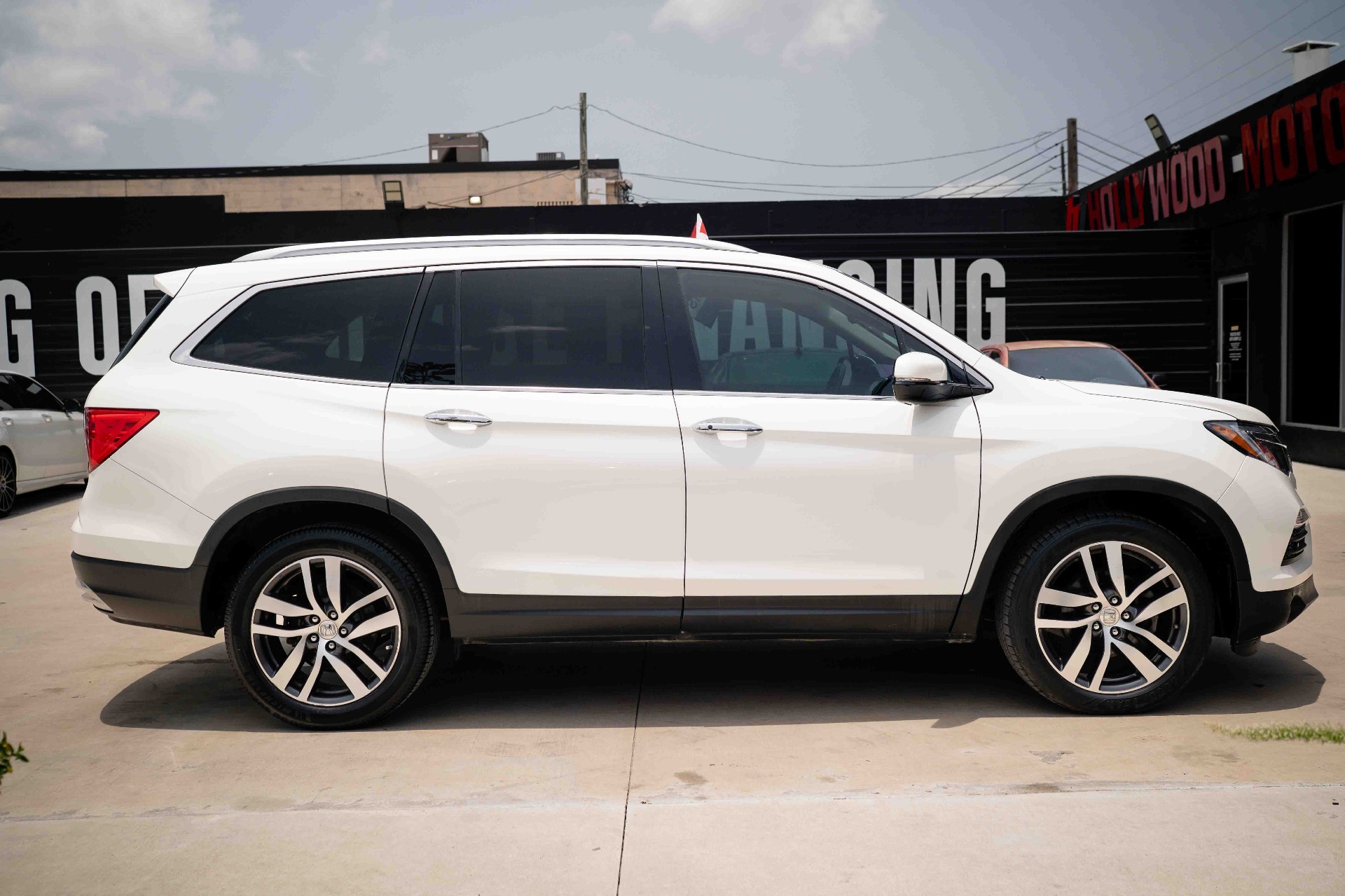 2017 Honda Pilot - Image 5